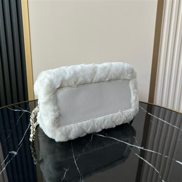 2026131205934890 730